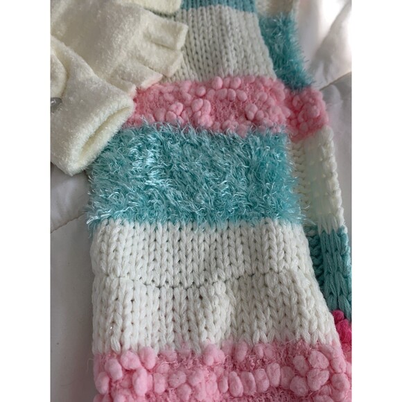 NWOT! Scarf/gloves set - Picture 2 of 3